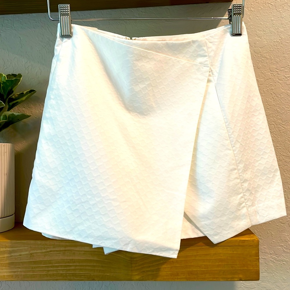 Lilly Pulitzer Izzy Skort. Size 2